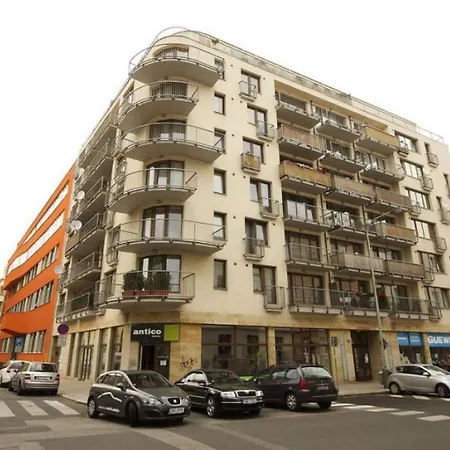 Modern With Garage Parking 아파트